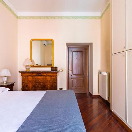 Grand Classic Apartment At San Martino By Napoliapartments Exteriör bild