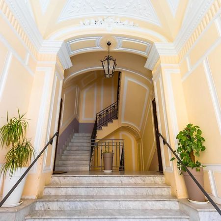 Grand Classic Apartment At San Martino By Napoliapartments Exteriör bild