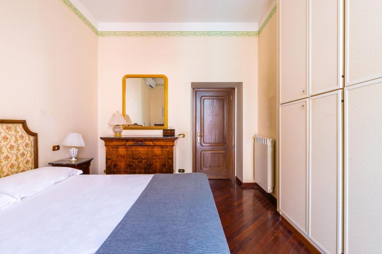 Grand Classic Apartment At San Martino By Napoliapartments Exteriör bild