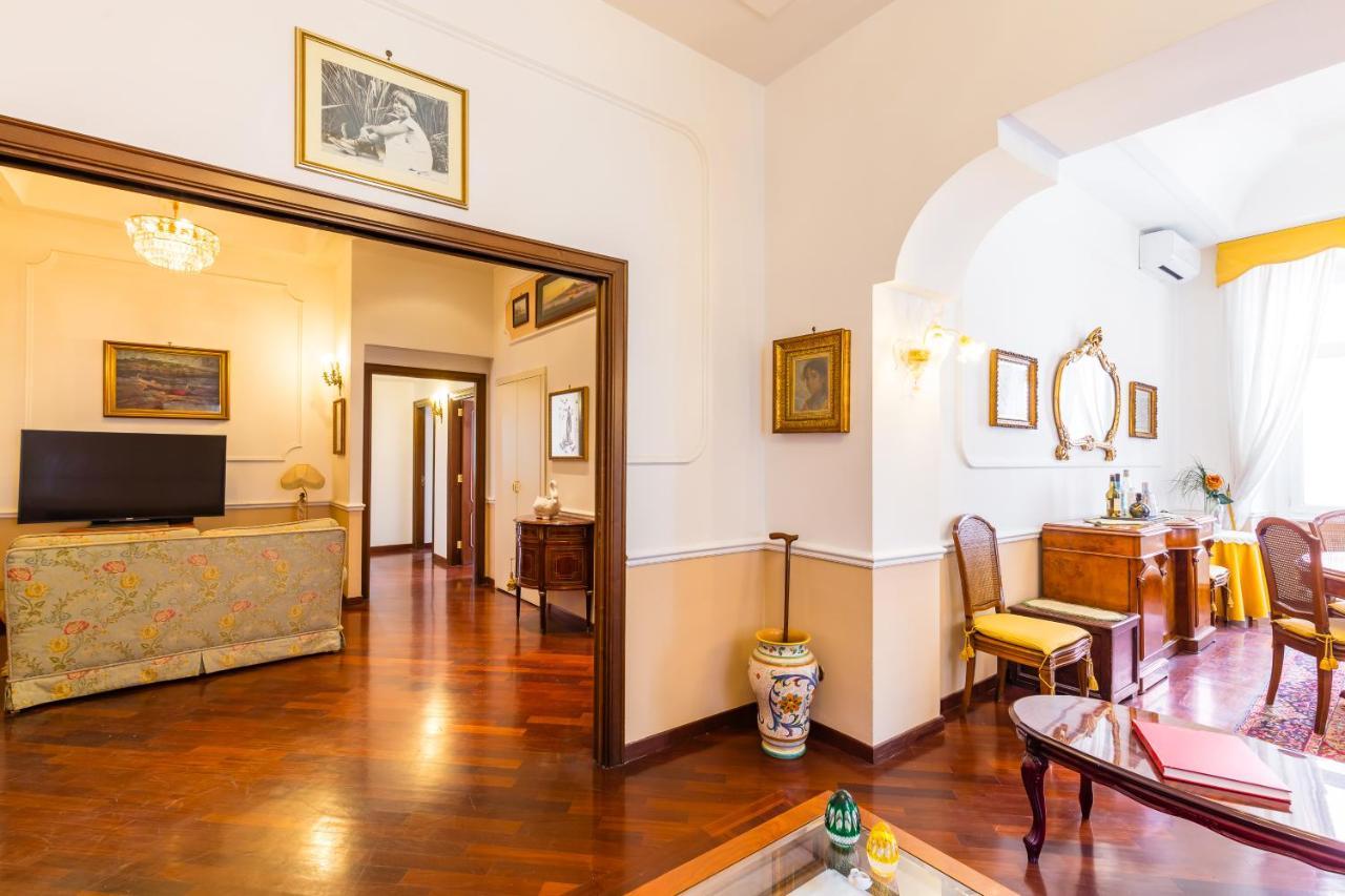 Grand Classic Apartment At San Martino By Napoliapartments Exteriör bild