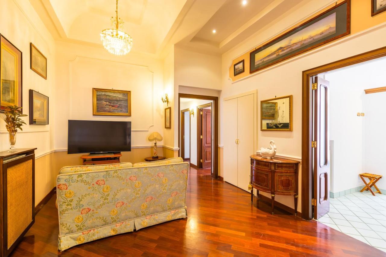 Grand Classic Apartment At San Martino By Napoliapartments Exteriör bild