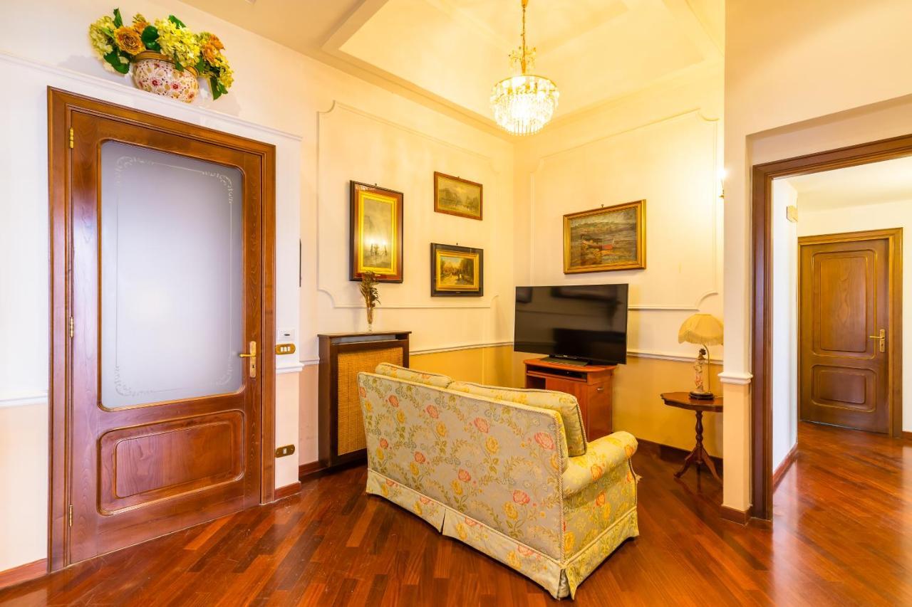 Grand Classic Apartment At San Martino By Napoliapartments Exteriör bild